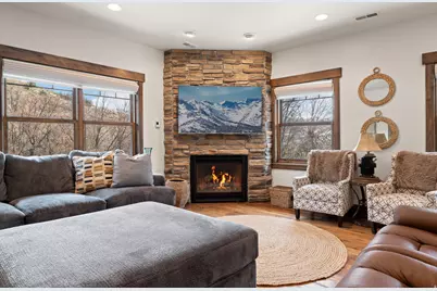 121 N Oakwood Cir, Springville, UT 84663 - Photo 18