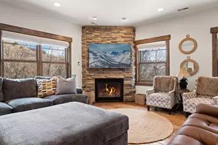 121 N Oakwood Cir, Springville, UT 84663 - Photo 18