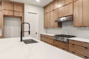 844 N Emery Ln, Elk Ridge, UT 84651 - Photo 12