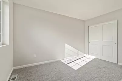 37 E Broadway Dr, Saratoga Springs, UT 84045 - Photo 24