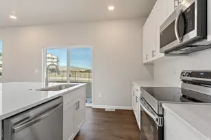 37 E Broadway Dr, Saratoga Springs, UT 84045 - Photo 4