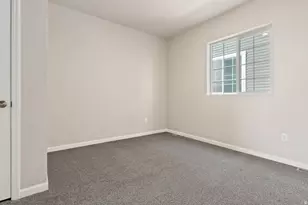 37 E Broadway Dr, Saratoga Springs, UT 84045 - Photo 32