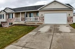299 Chokecherry Cir, Richmond, UT 84333 - Photo 2
