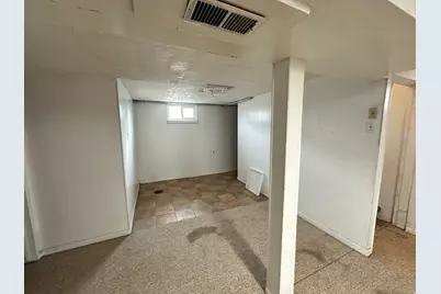 5376 S 2200 W, Roy, UT 84067 - Photo 16