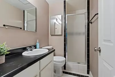 6924 S Hillside Village Cir, Salt Lake City, UT 84121 - Photo 24