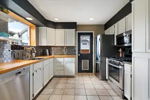 6924 S Hillside Village Circle, Salt Lake City, UT 84121 - Photo 12