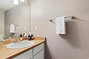 6924 S Hillside Village Circle, Salt Lake City, UT 84121 - Photo 14