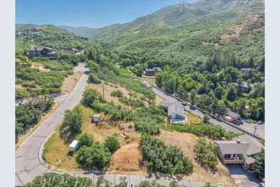 4810 E Badger Hollow Ln, Salt Lake City, UT 84108 - Photo 10