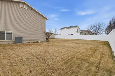 2329 W 1680 N, Clinton, UT 84015 - Photo 22