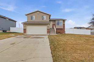 2329 W 1680 N, Clinton, UT 84015 - Photo 1