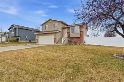 2329 W 1680 N, Clinton, UT 84015 - Photo 2