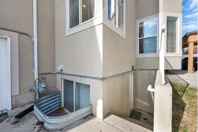 9752 N Dorchester Dr, Cedar Hills, UT 84062 - Photo 38