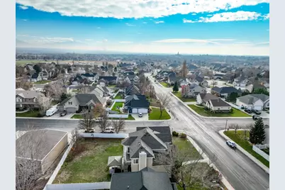 9752 N Dorchester Dr, Cedar Hills, UT 84062 - Photo 48