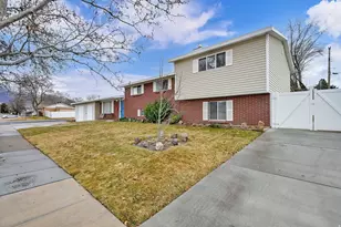 209 W 5200 S, Washington Terrace, UT 84405 - Photo 2