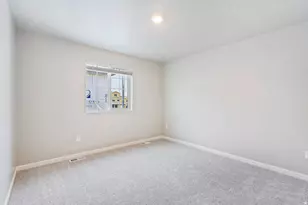 253 N Roundabout St, Saratoga Springs, UT 84045 - Photo 4