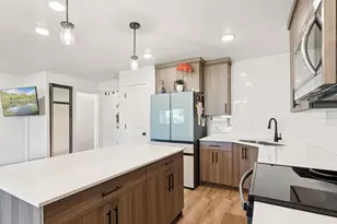 1694 W 2975 S, Syracuse, UT 84075 - Photo 2