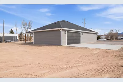 408 S Center St, Elsinore, UT 84724 - Photo 8