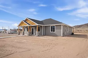 408 S Center St, Elsinore, UT 84724 - Photo 2