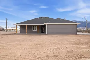 408 S Center St, Elsinore, UT 84724 - Photo 6