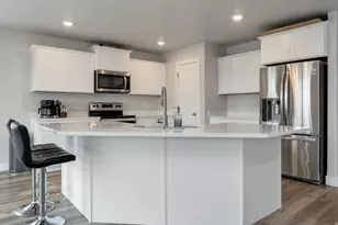 5907 S Crown Pk Cv, Kearns, UT 84118 - Photo 4