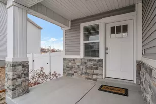 5907 S Crown Pk Cv, Kearns, UT 84118 - Photo 2