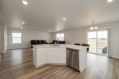 5907 S Crown Park Cv, Kearns, UT 84118 - Photo 6