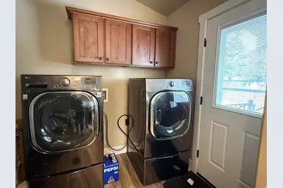 353 W Niblick Cir, Garden City, UT 84028 - Photo 8