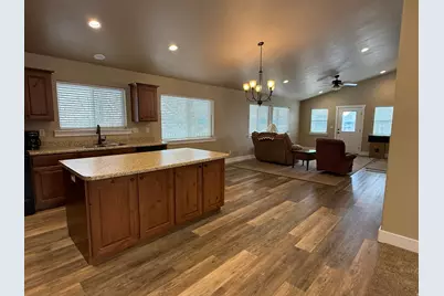 353 W Niblick Cir, Garden City, UT 84028 - Photo 10