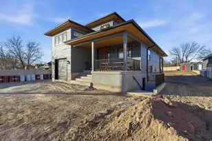 821 E Springview Dr S, Salt Lake City, UT 84106 - Photo 2