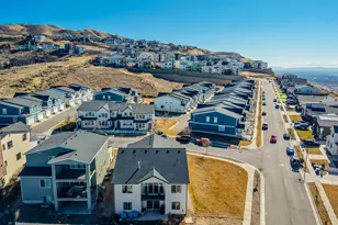 93 E Edgecrest Ln, North Salt Lake, UT 84054 - Photo 38