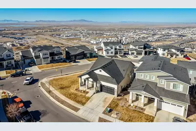 93 E Edgecrest Ln, North Salt Lake, UT 84054 - Photo 36