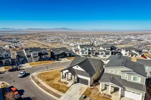 93 E Edgecrest Ln, North Salt Lake, UT 84054 - Photo 36