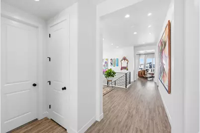 93 E Edgecrest Ln, North Salt Lake, UT 84054 - Photo 20