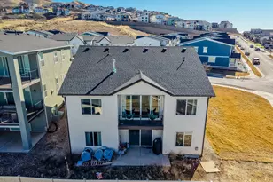 93 E Edgecrest Ln, North Salt Lake, UT 84054 - Photo 32