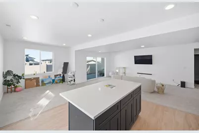 93 E Edgecrest Ln, North Salt Lake, UT 84054 - Photo 24