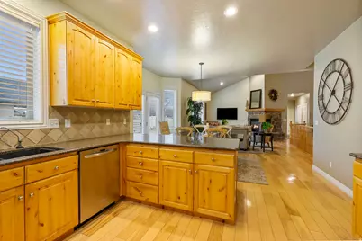 557 S 1470 E, Springville, UT 84663 - Photo 12