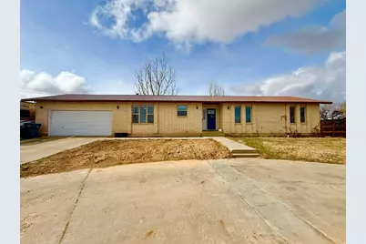 4462 S Vernal Ave, Vernal, UT 84078 - Photo 2