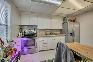 194 E 8530 S, Sandy, UT 84070 - Photo 8