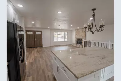 8492 S Mesa Dr E, Sandy, UT 84093 - Photo 4