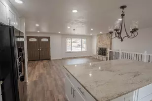 8492 S Mesa Dr E, Sandy, UT 84093 - Photo 4