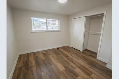 8492 S Mesa Dr E, Sandy, UT 84093 - Photo 12