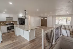 8492 S Mesa Dr E, Sandy, UT 84093 - Photo 2