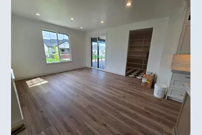 39 N Hayfield Cir, Kaysville, UT 84037 - Photo 10