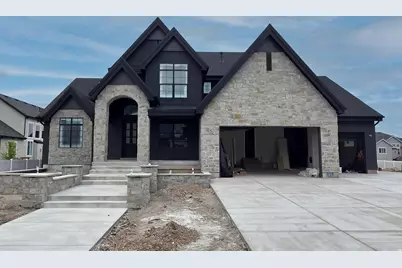 39 N Hayfield Cir, Kaysville, UT 84037 - Photo 1