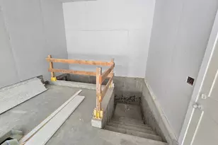 39 N Hayfield Cir, Kaysville, UT 84037 - Photo 4