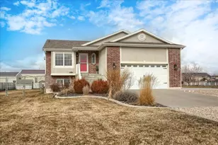 6242 W 5950 S, Hooper, UT 84315 - Photo 2