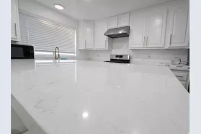 8464 S Meadowlark Ln, West Jordan, UT 84088 - Photo 8