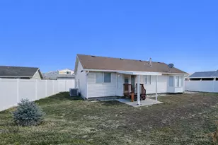 8464 S Meadowlark Ln, West Jordan, UT 84088 - Photo 6