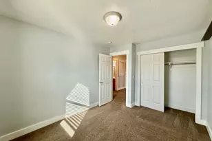 6724 W Hunter Wood Circle, West Valley, UT 84128 - Photo 18