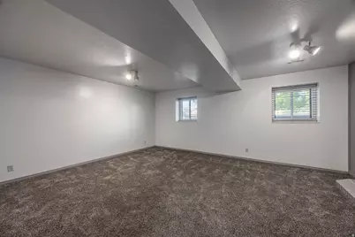 658 W 4150 S, Riverdale, UT 84405 - Photo 32